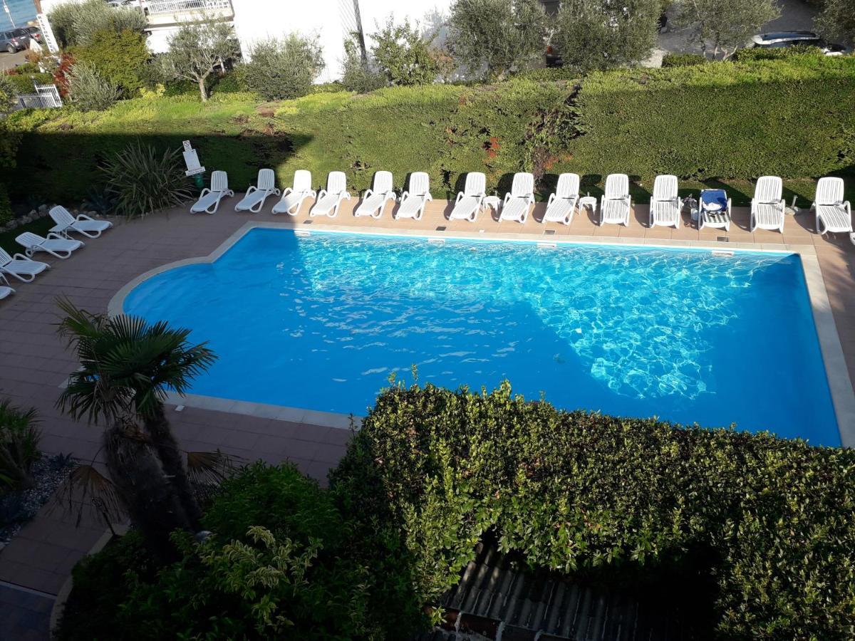Hotel Fornaci Пескьера-дель-Гарда Экстерьер фото